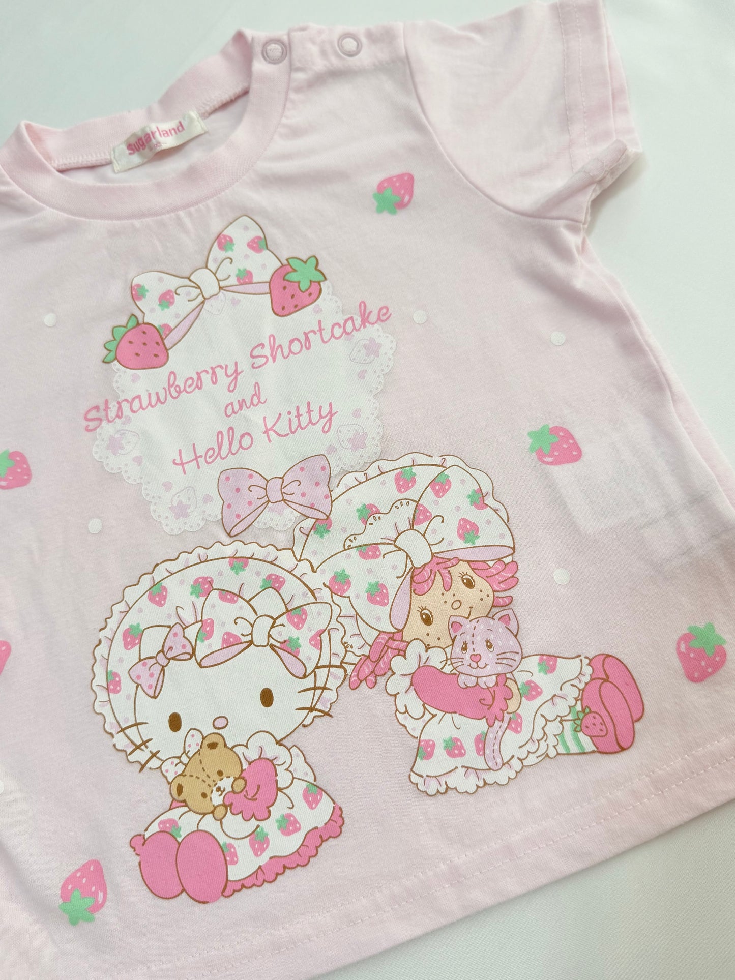 Hello Kitty × Strawberry Shortcake T-shirts 18-24m