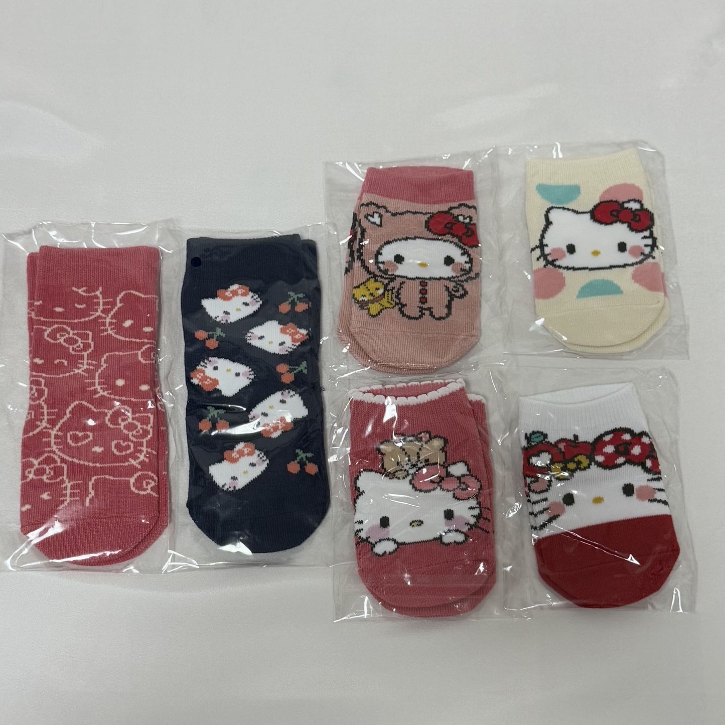 Sanrio Characters Toddler Socks Set with Pouch (6 Pairs, 3.5-6 in)
