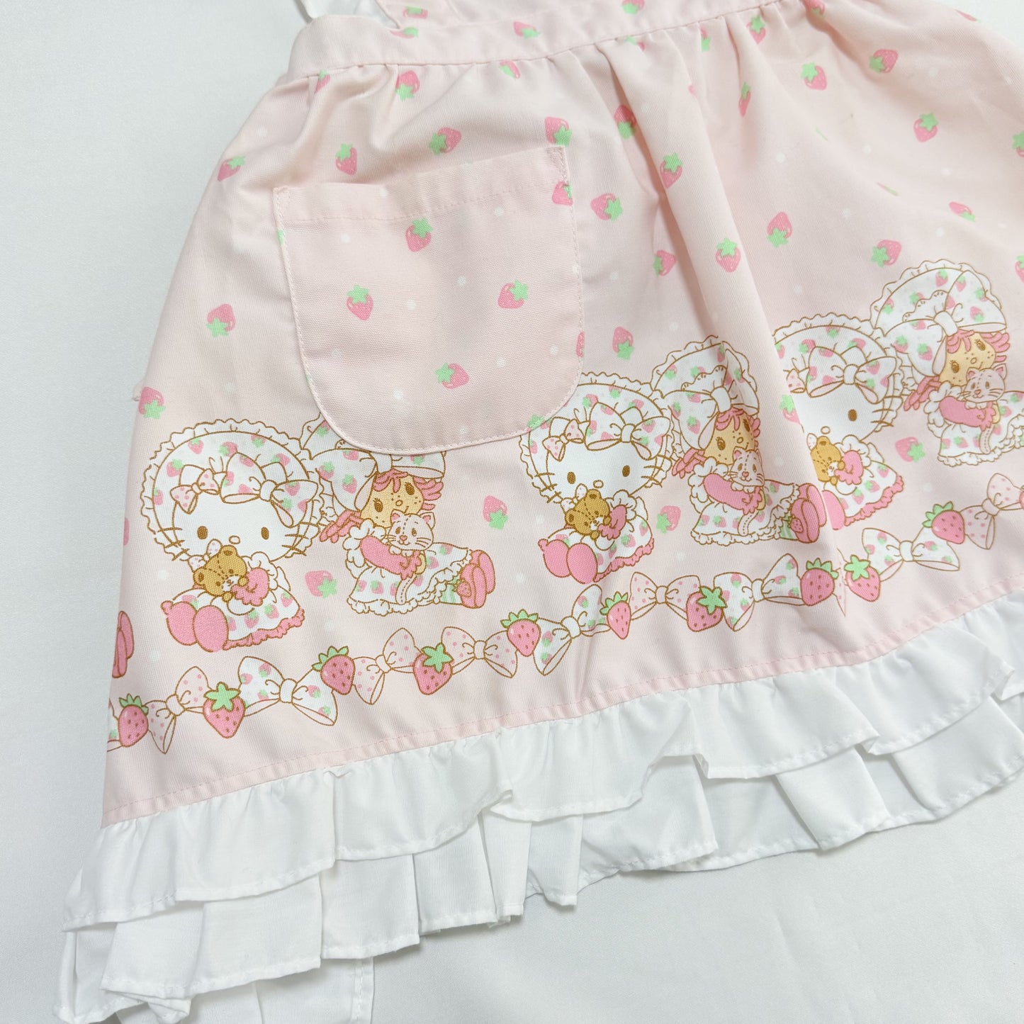 Strawberry Shortcake × Hello Kitty Apron 3-4T Sanrio (Used)