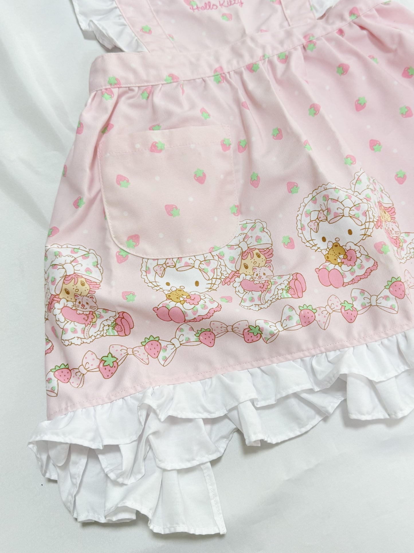Strawberry Shortcake × Hello Kitty Apron 3–4T Sanrio (New)